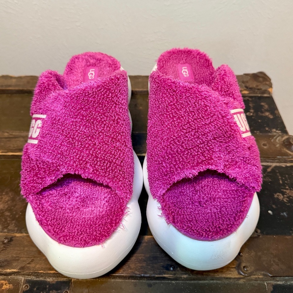 UGG Sugarcloud Slides - Women’s size 11